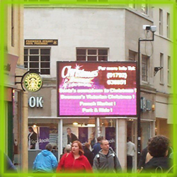 P6 Screen di visualizzazione di cartelloni pubblicitari a LED per trailer mobili digitali all'aperto con funzione SDK per agenzie di vendita al dettaglio e OEM 6